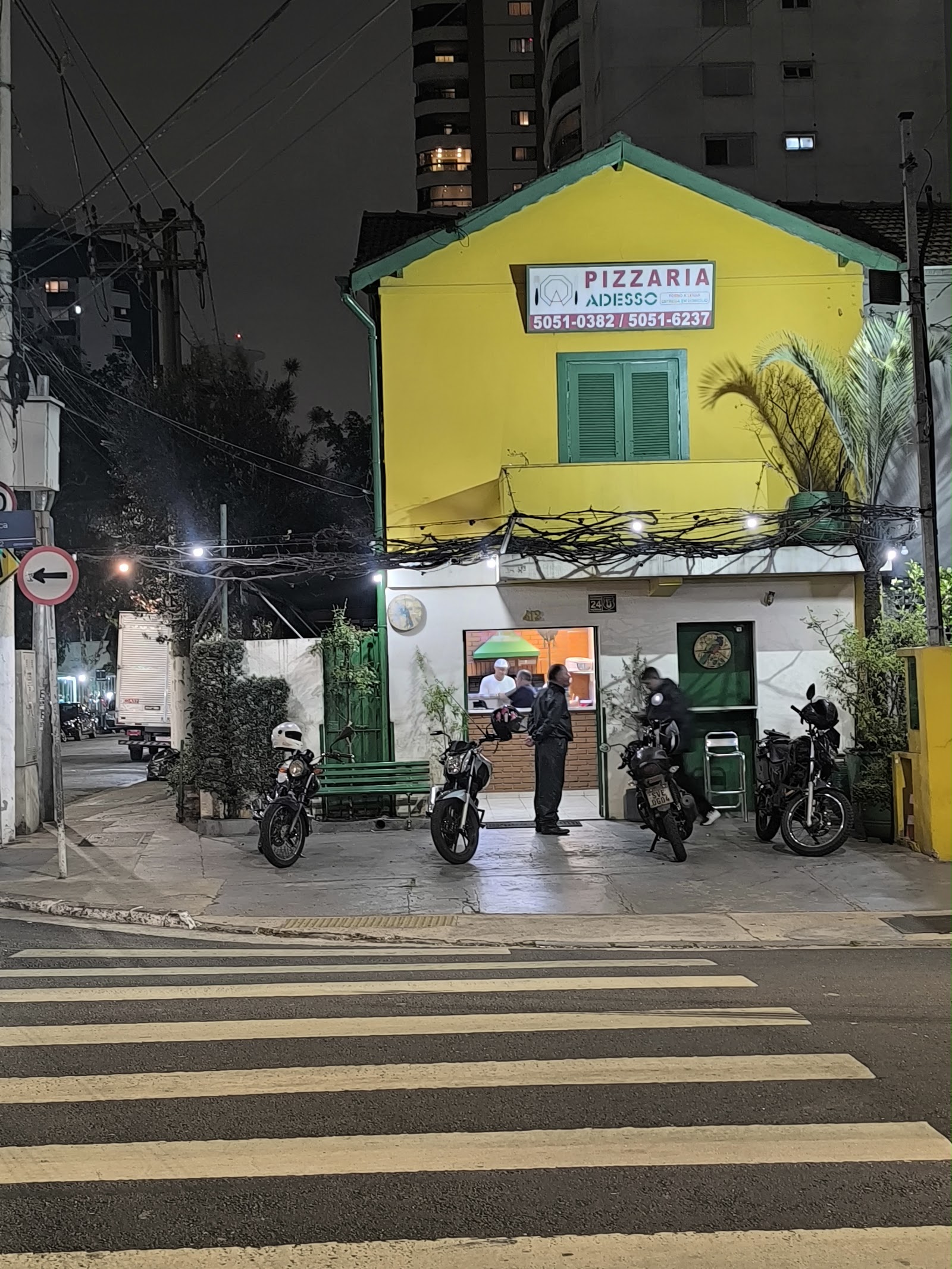 Adesso Pizzaria