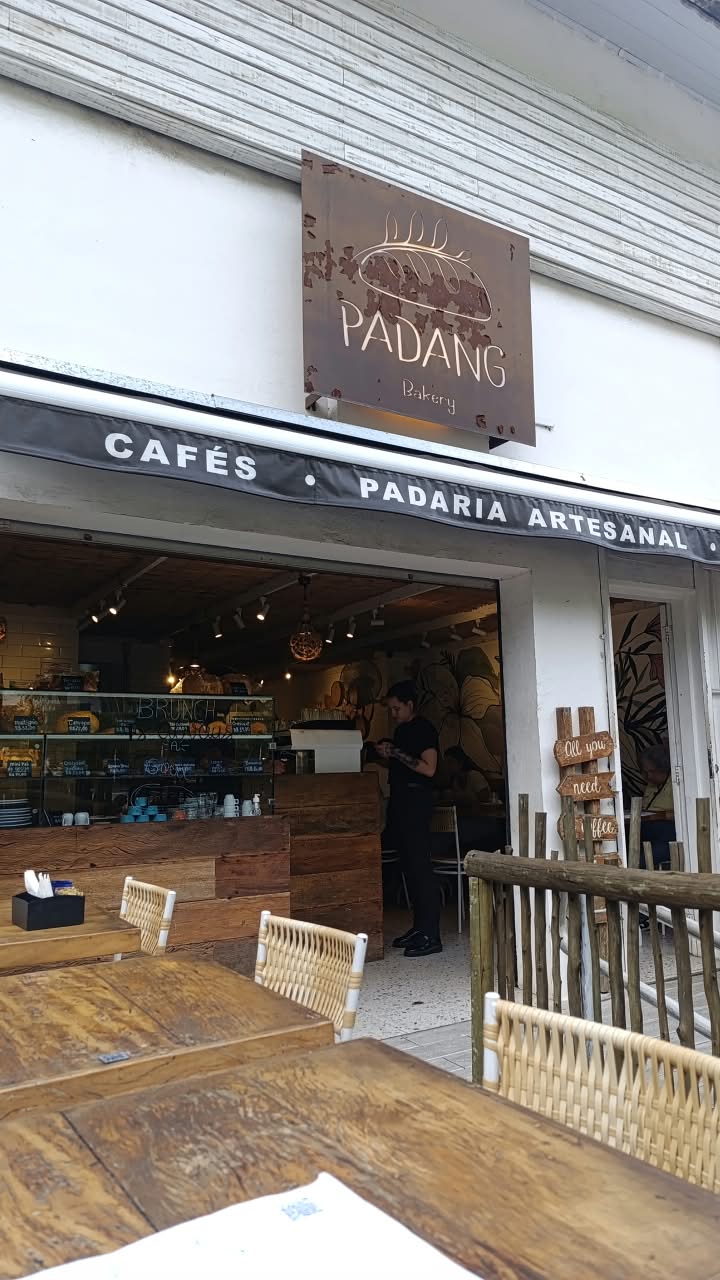 Padang Bakery - Padaria Artesanal